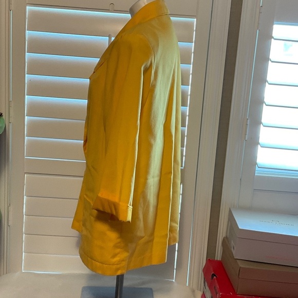 Elegant Women's Yellow Suit Jacket - Picture 4 of 6
